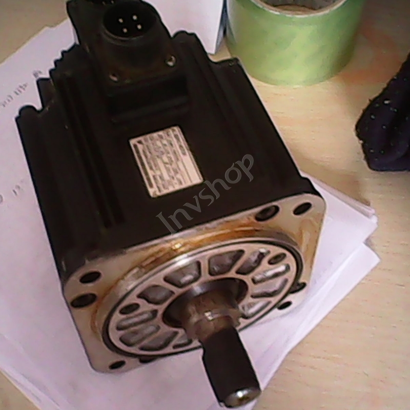 1PC USED USAREM-05ACN11 Yaskawa servo motor