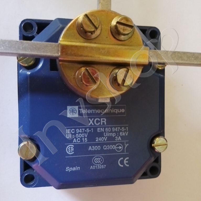 1PC Schneider NEW XCR-E18 Switch 0JJK1 Limit 60 days warranty