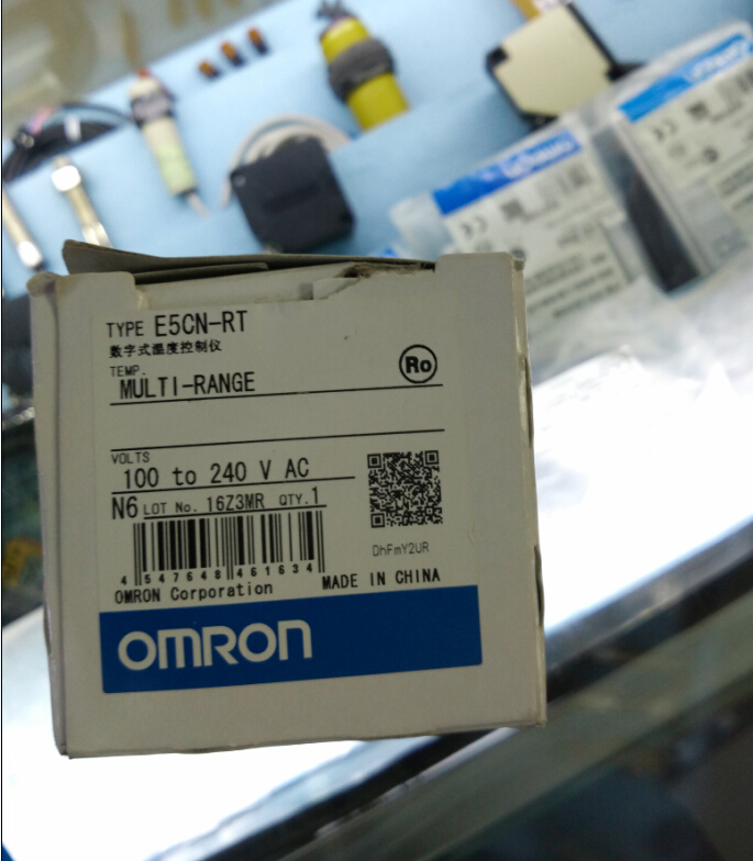 100-240VAC IN BOX NEW E5CN-RT OMRON Temperature Controller