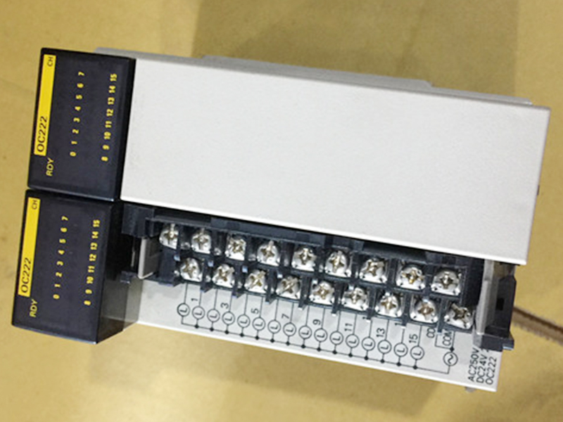 new Omron PLC module CQM1-0C222