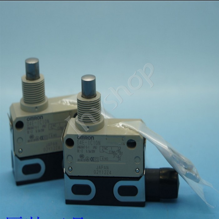 1PC IN BOX NEW D4E-1C10N OMRON Limit Switch