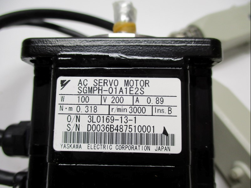 SGMPH-01A1E2S Yaskawa servo motor