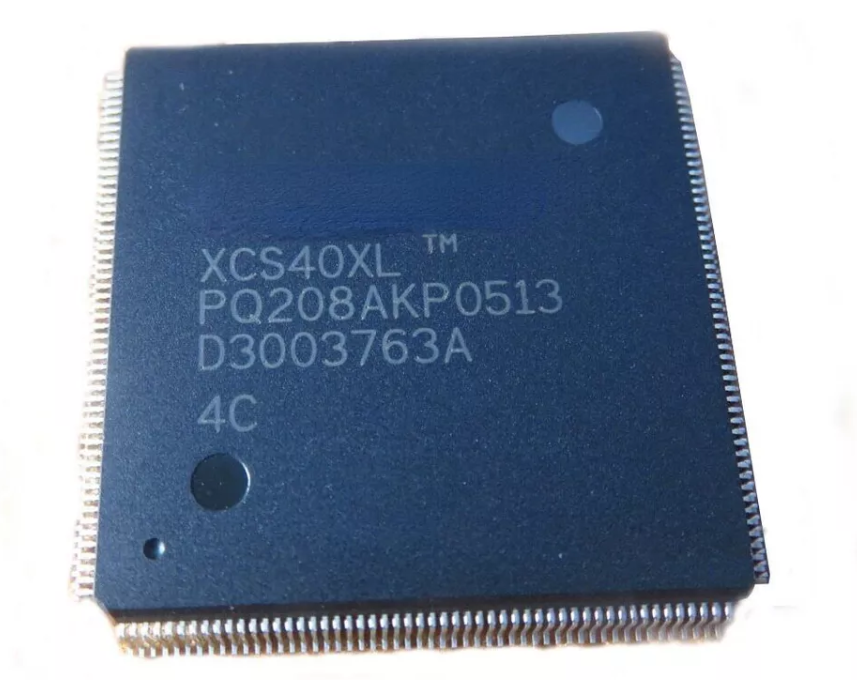 XCS40XL-PQ208AKP Integrated electronic chip