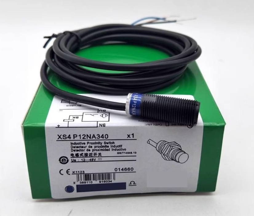 XS4P12NA340 Proximity switch inductance sensor