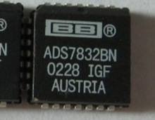 ADS7832BN