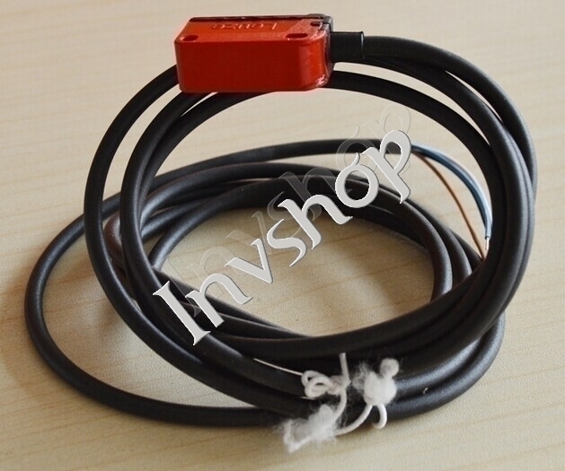 Original new non packaged Leuze photoelectric sensor 3B/4200-S8.3 HRTR