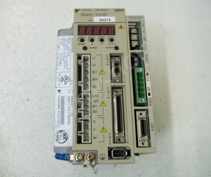 Yaskawa SGDH-04AE servo drives