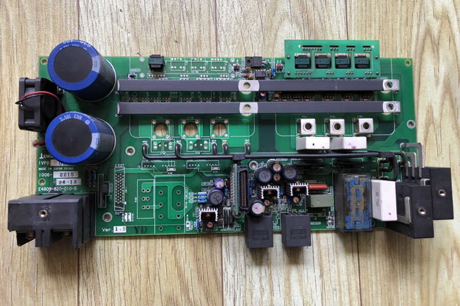 E4809-820-010-B Gebrauchte Board OKUMA IVPB